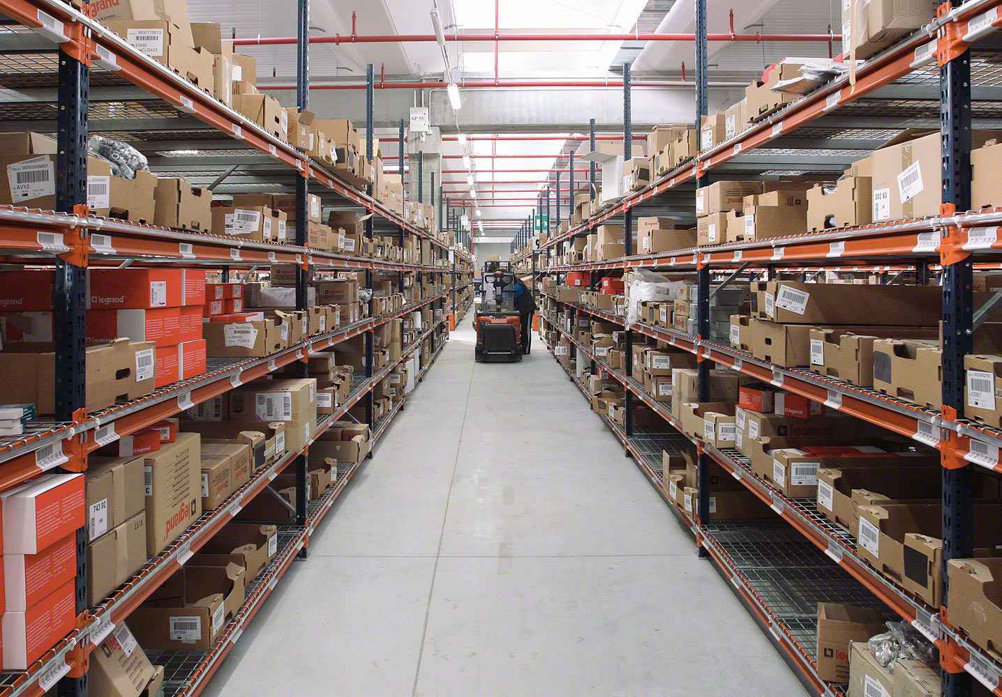 青岛俊铭运动健康咨询有限公司智慧安全用电-仓库库房方案